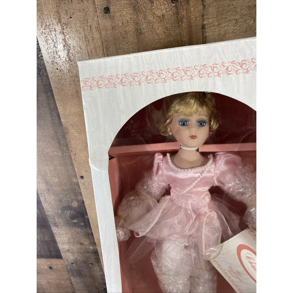 Chatelaine Ballerina Porcelain Musical Doll Wood Music Box‎ Stand Vtg 1998 New